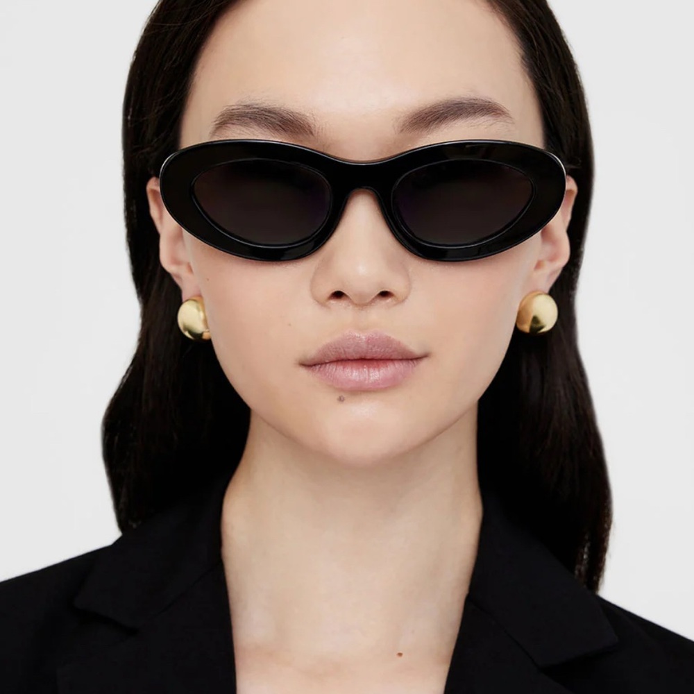 Anine Bing Roma Sunglasses and Black Leather Eyewear Pouch
